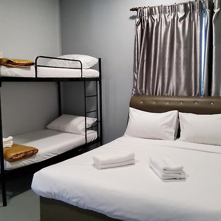 Pd Guesthouse Петалинг Джая Екстериор снимка