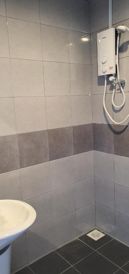 Pd Guesthouse Петалинг Джая Екстериор снимка