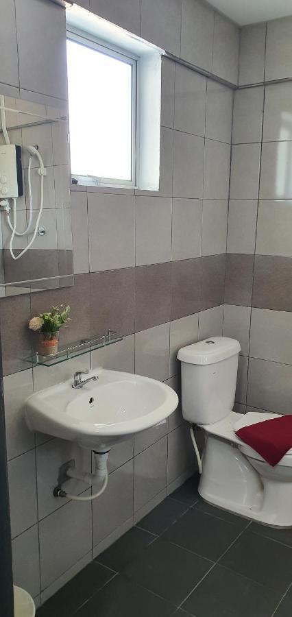 Pd Guesthouse Петалинг Джая Екстериор снимка