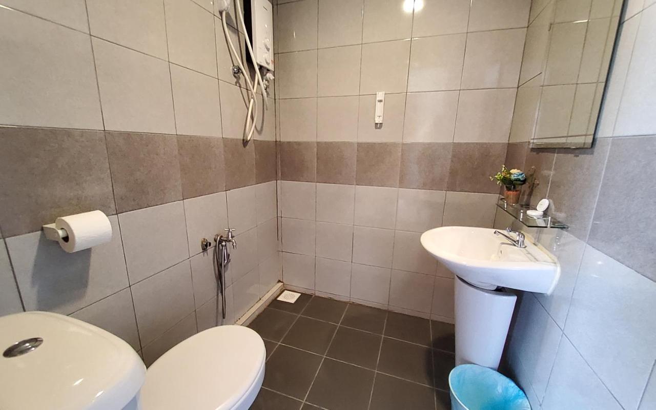 Pd Guesthouse Петалинг Джая Екстериор снимка