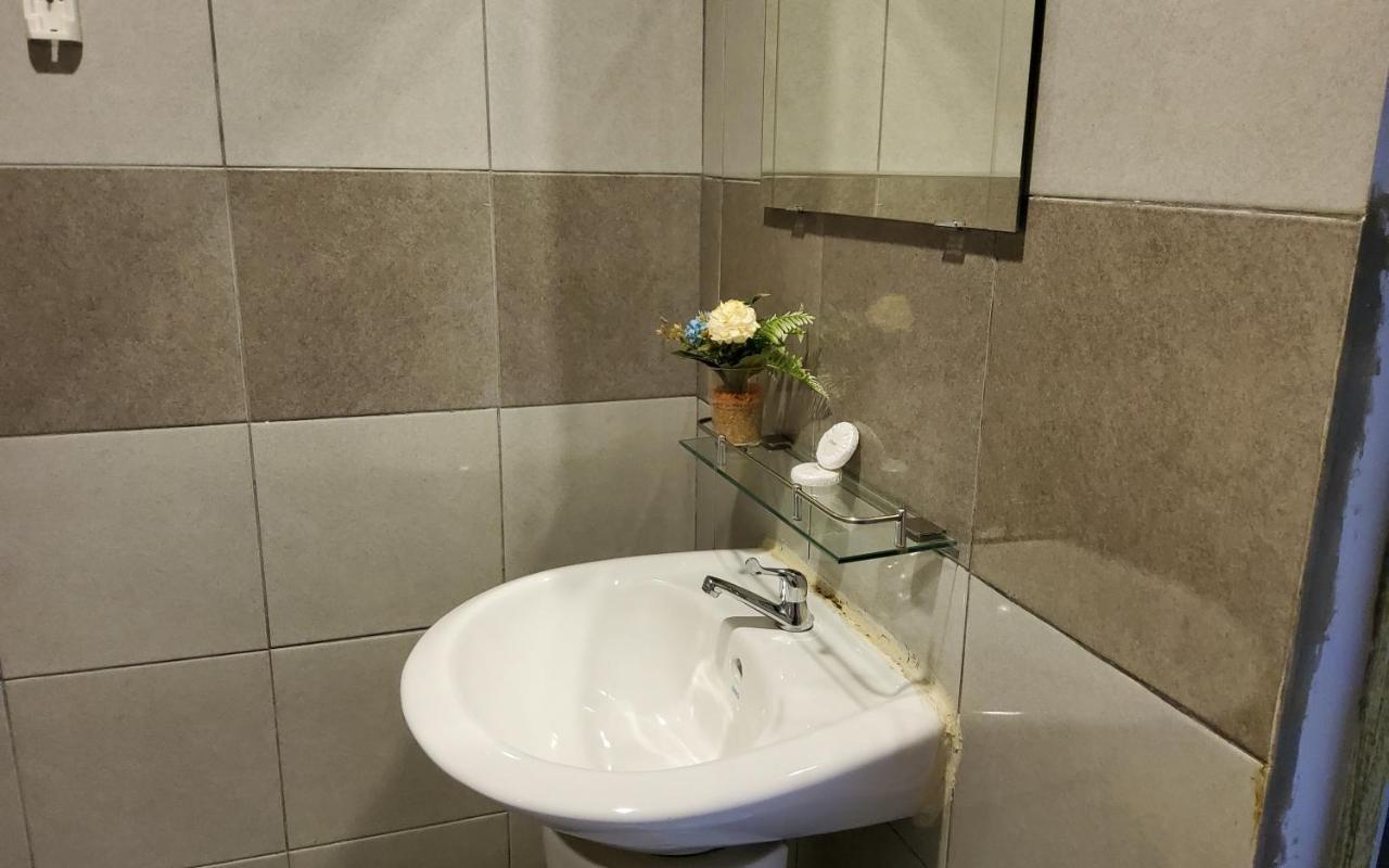 Pd Guesthouse Петалинг Джая Екстериор снимка