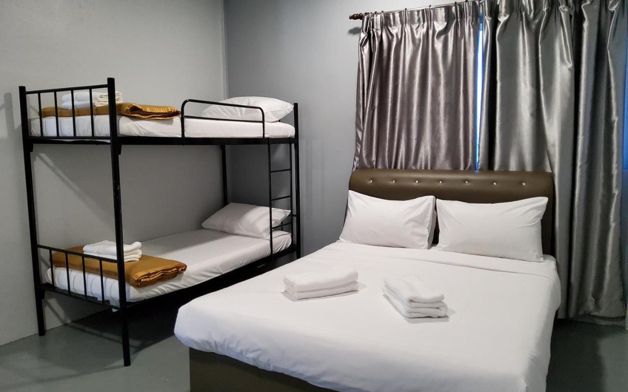 Pd Guesthouse Петалинг Джая Екстериор снимка